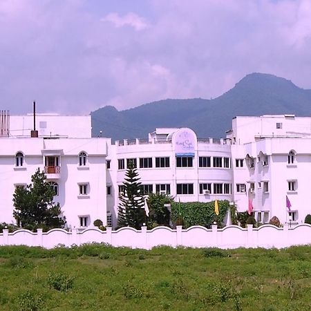 Hotel Sai International Rayagada Exteriér fotografie